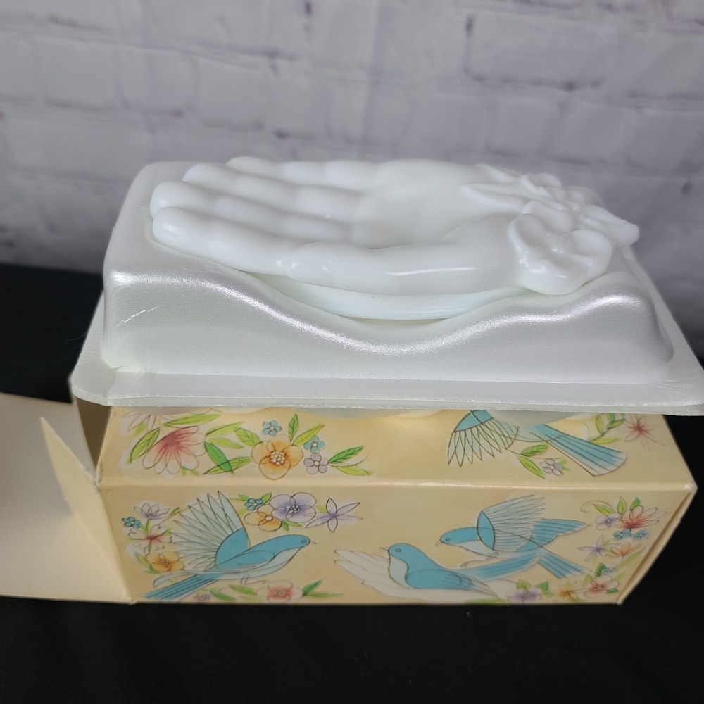Avon BIRD-IN-HAND. Soap dish and 3 " Special Occasion" Soaps FLASH SALE - Picture 9 of 10